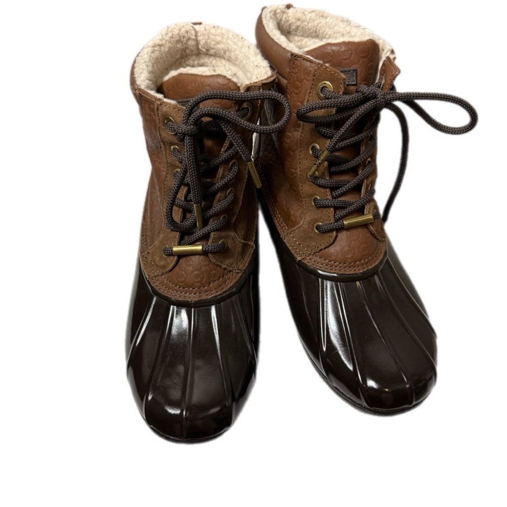 Michael Kors Tan and Brown Lace-Up Duck winter/rain Boots size 8